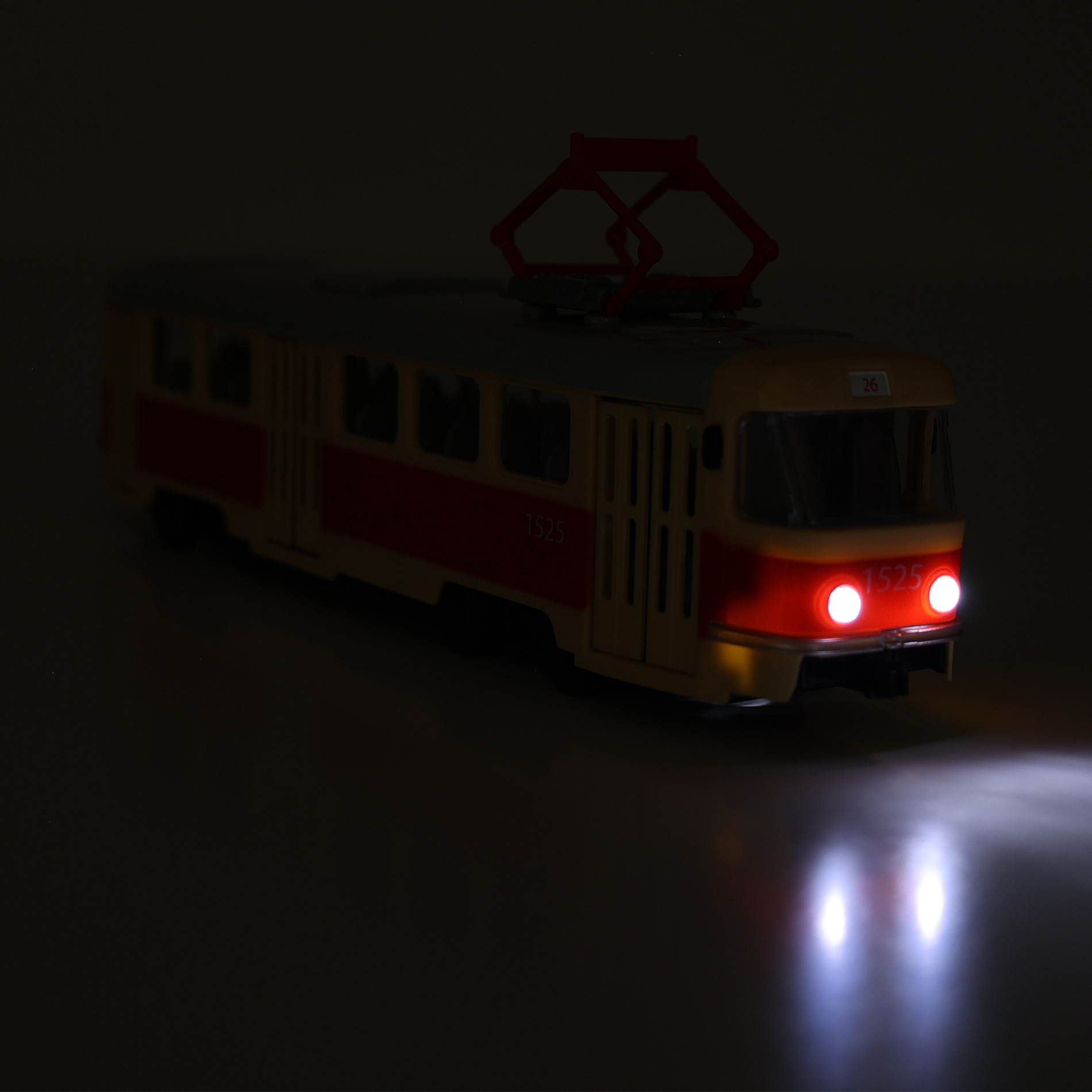 Tramvaj která hlásí zastávky česky 28 cm