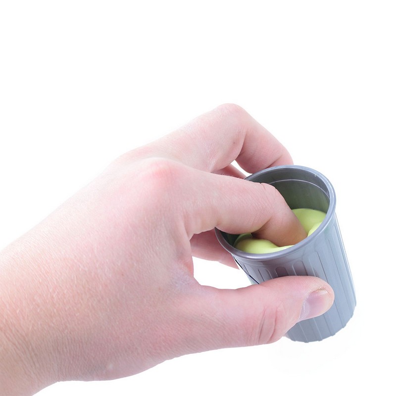 Prdík - prdící hmota v popelnici