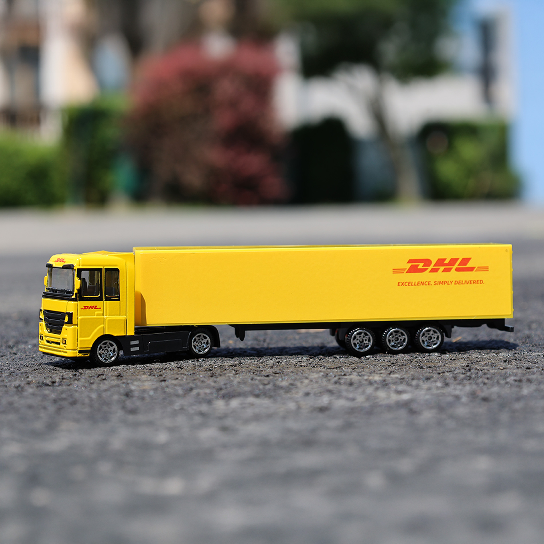 Auto kamion DHL 20 cm