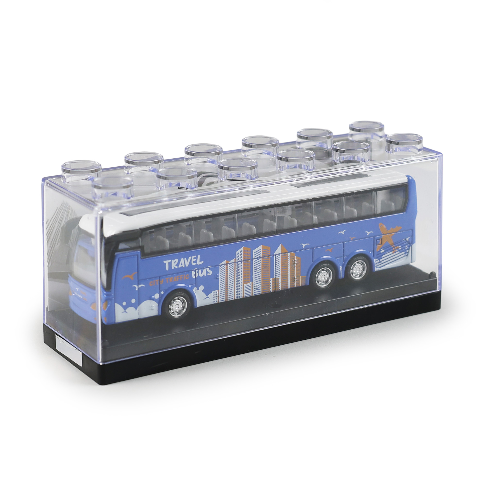 Kovový dálkový autobus