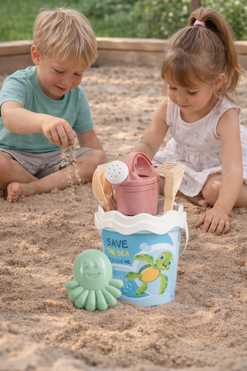 Androni RECYKLACE PASTEL Sada na písek oceán s konvičkou - střední